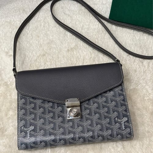 Customer photo review of Chypre Wallet
