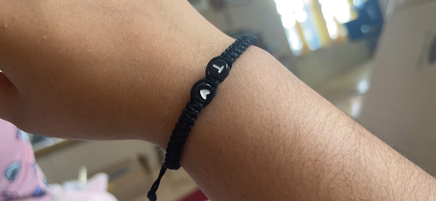 Customer photo review of Verstellbares Armband mit Initiale & Herz