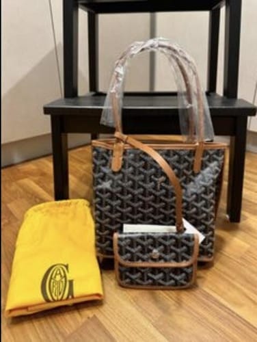 Customer photo review of Veyra Reversible Mini Tote
