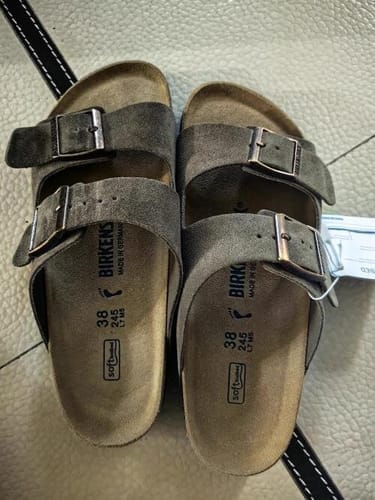 Customer photo review of Unisex Arizona Narrow Smooth Sandals