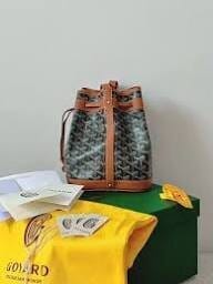 Customer photo review of Petite Flot Bucket