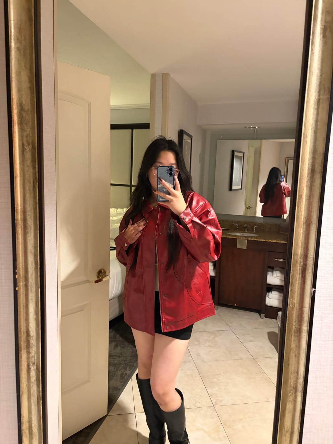 Customer photo review of Aelfric Eden Vintage Leather Jacket