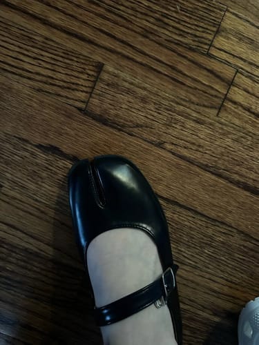 Customer photo review of Tabi loafers