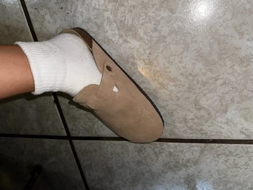 Customer photo review of Unisex Arizona Narrow Smooth Sandals