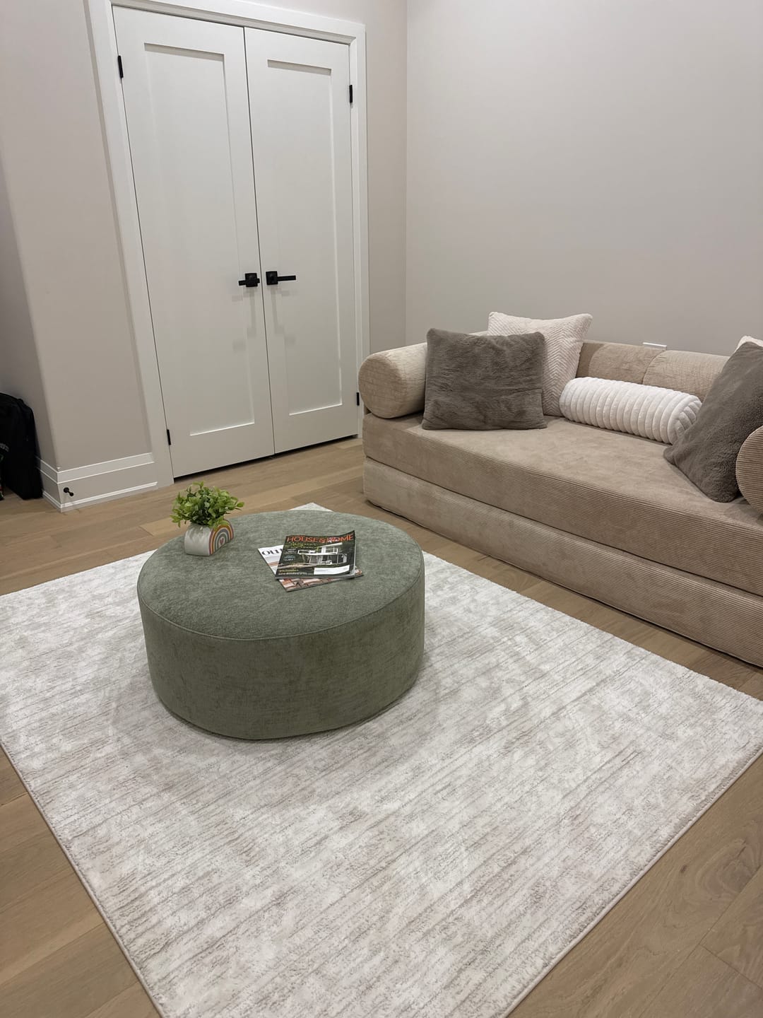 Customer photo review of C8 Round Pouf Ottoman