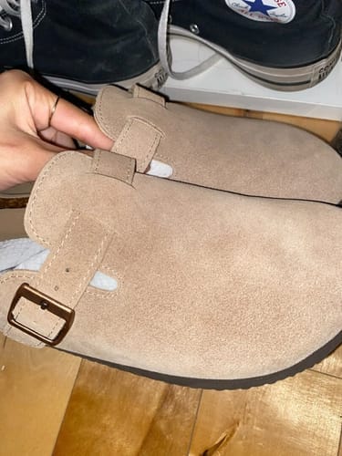 Customer photo review of Unisex Arizona Narrow Smooth Sandals