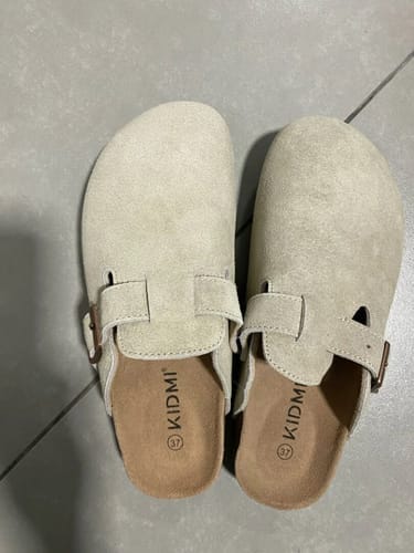 Customer photo review of Unisex Arizona Narrow Smooth Sandals