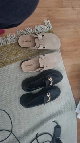 Customer photo review of Unisex Arizona Narrow Smooth Sandals
