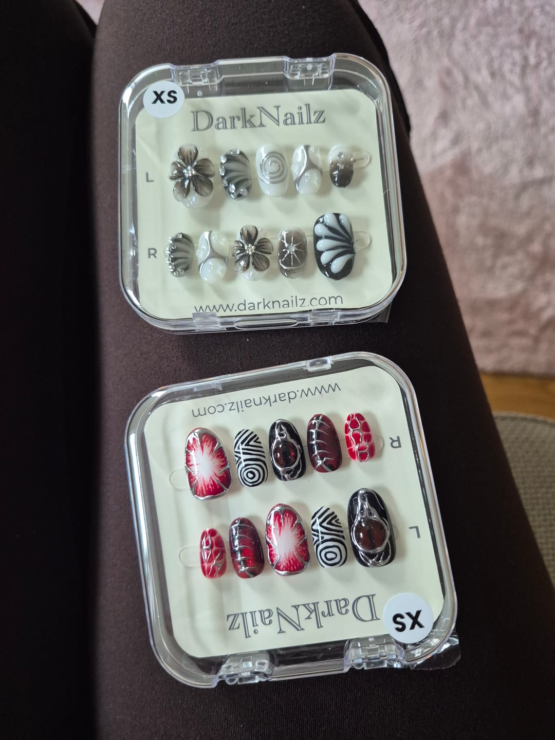 Customer photo review of Infernal Eye Gothic Press-On Nails – Red & Black Cat Eye Fake Nails