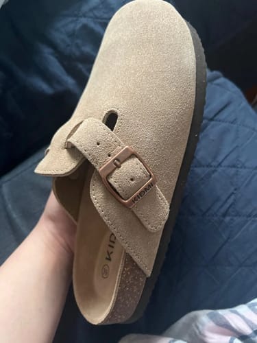 Customer photo review of Unisex Arizona Narrow Smooth Sandals