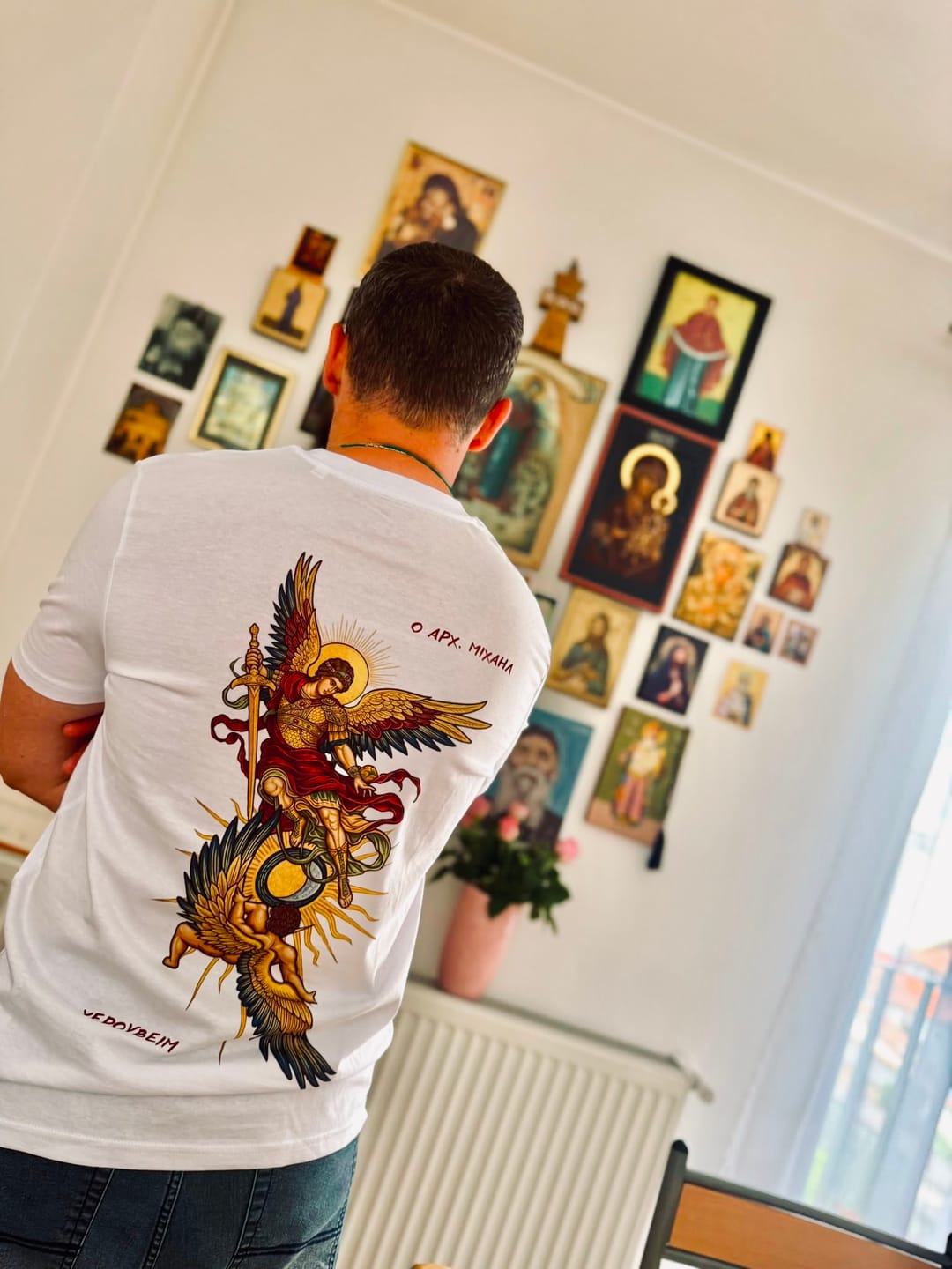 Customer photo review of ARCH MICHAEL | Premium T-Shirt