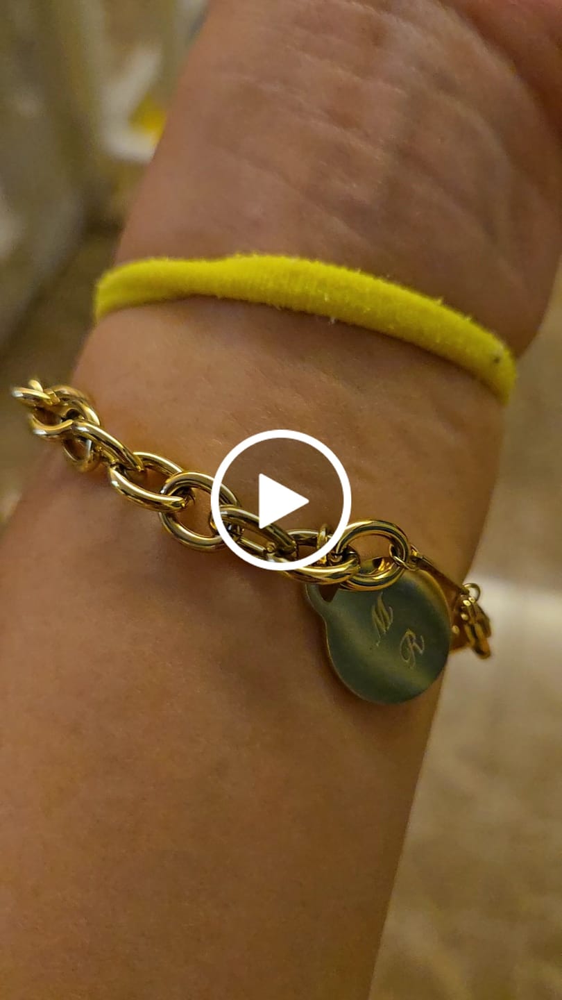 Customer video review of Engravable Classic Chunky Disc Bracelet