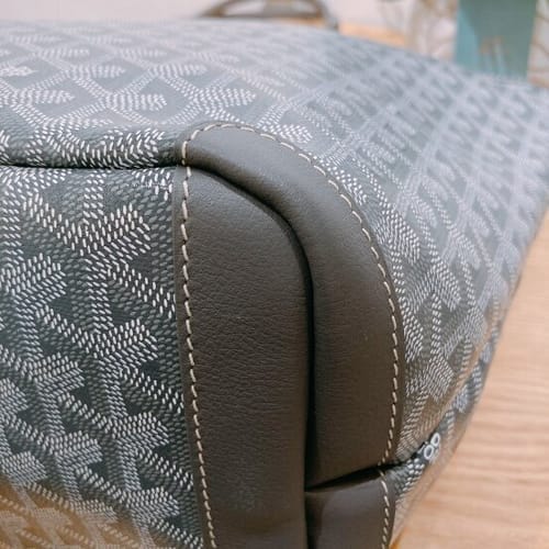Customer photo review of Aurelle Zip Carryall