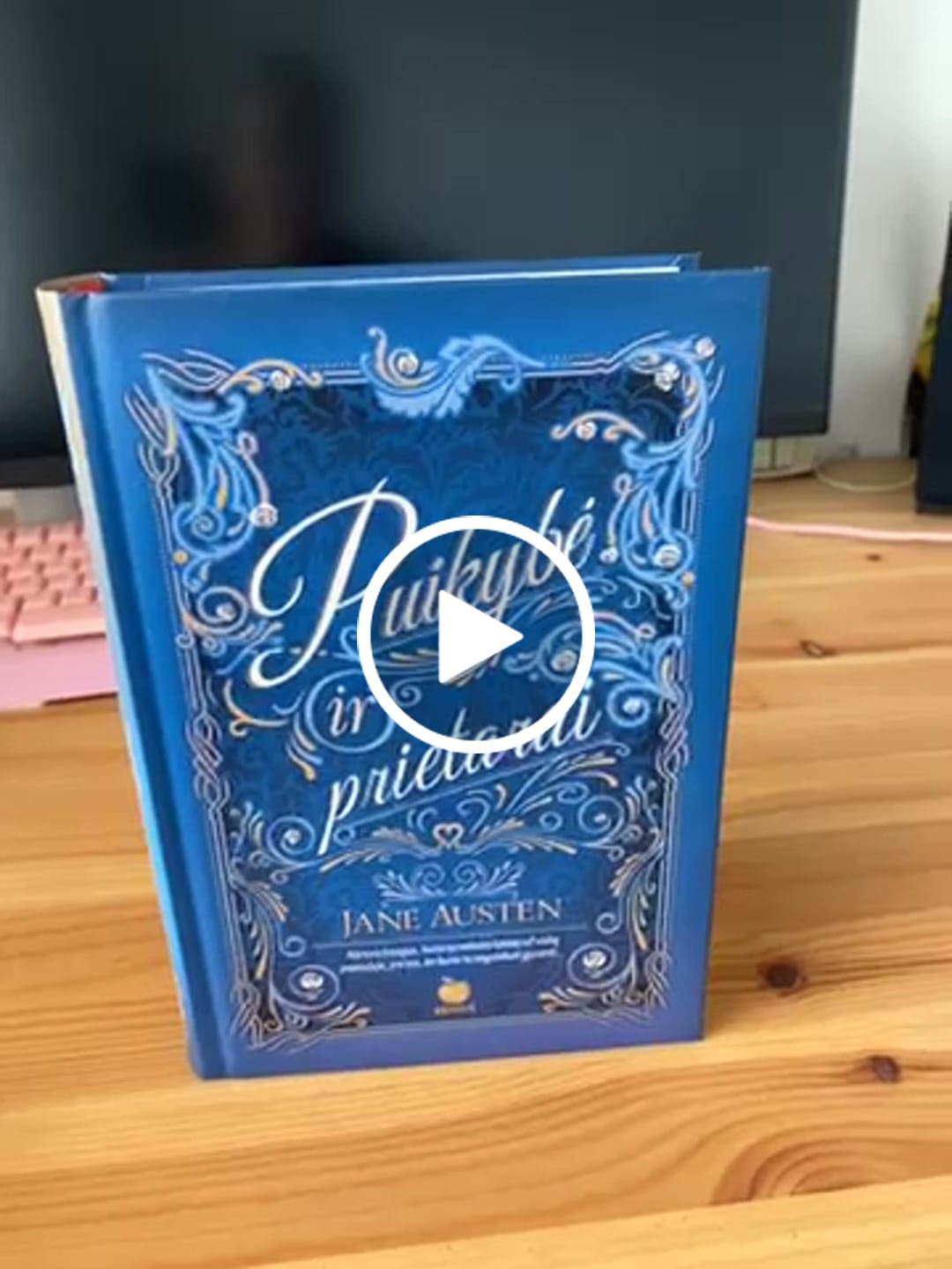 Customer video review of Puikybė ir prietarai: įspūdingas Jane Austen klasikinės knygos leidimas su iliustracijomis ir herojų santykių schema