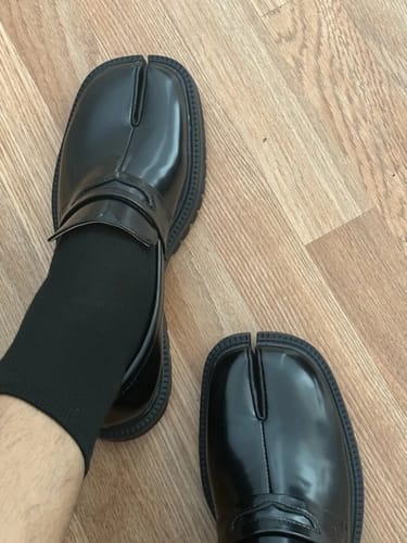Customer photo review of Tabi loafers