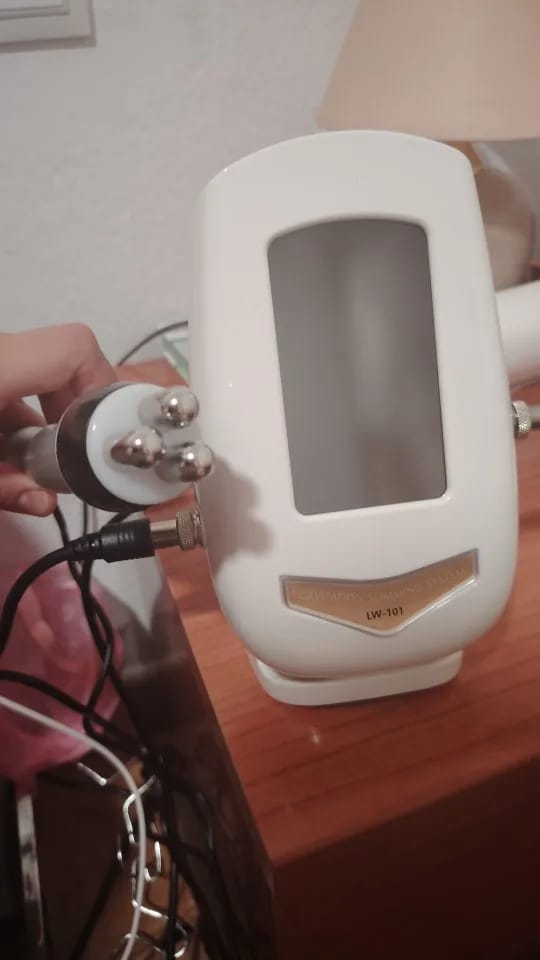 Customer photo review of AUS 40K™ Cavitation RF Slimming Machine
