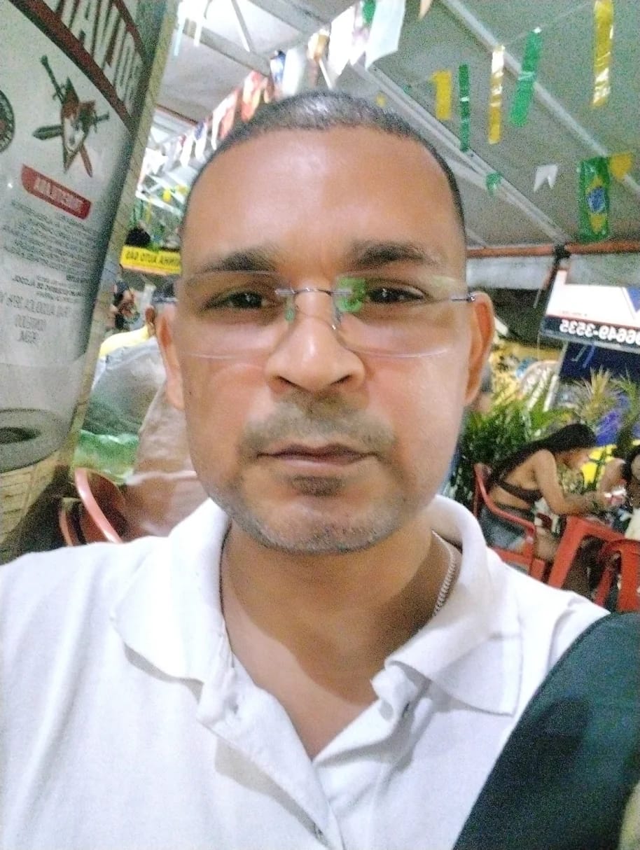 Customer photo review of Óculos de Grau Velare - Titanium