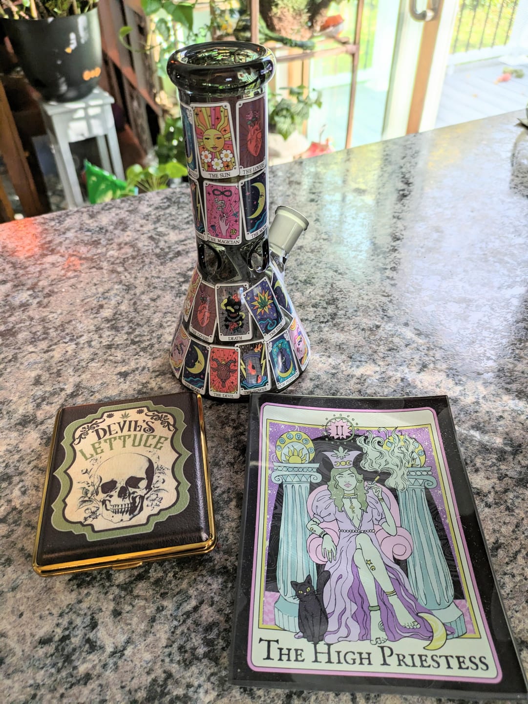 Customer photo review of TAROT CARD BONG 8"