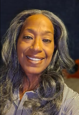 Customer photo review of Luvwin Ready To Go Custom Layerd Wavy Cut With Bangs Salt and Pepper 13x4 Frontal Glueless Wig