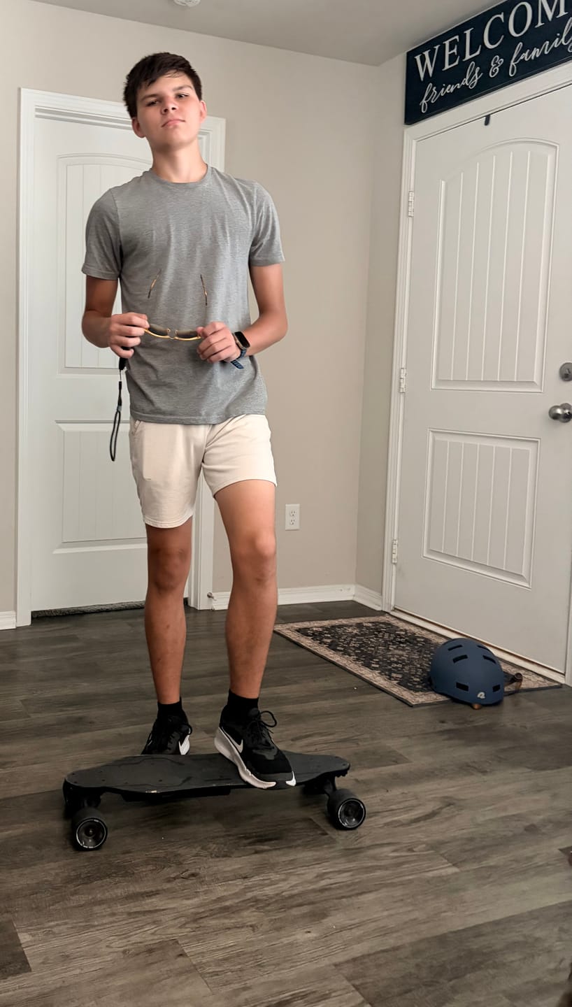 Customer photo review of Refurbished Skateboard(the US only)