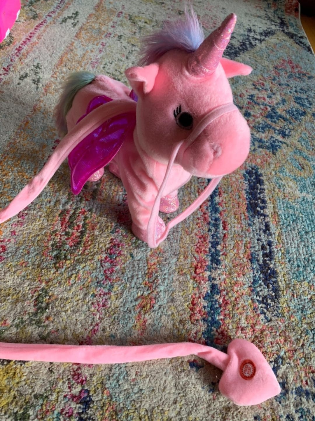 Customer photo review of Einhorn Kuscheltier Interaktiv | Laufend Singend Magisches Plüschtier mit Fernbedienung