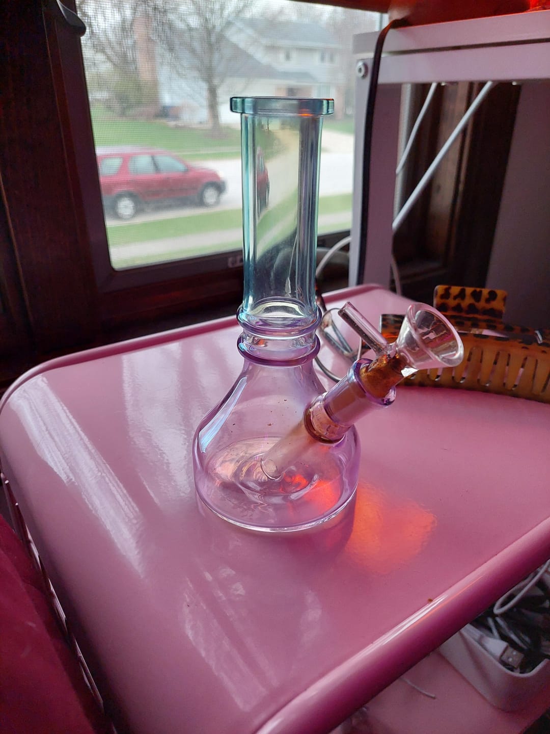 Customer photo review of IRIDESCENT GRADIENT BONG 6"