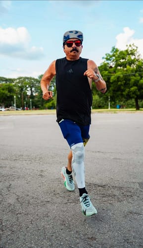 Customer photo review of Compression Sleeves V2 for Knees and Legs