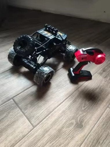 Customer photo review of Ferngesteuerter Offroad Truck RC Auto 4x4 | Allradantrieb Stoßdämpfer Geländewagen 1:12