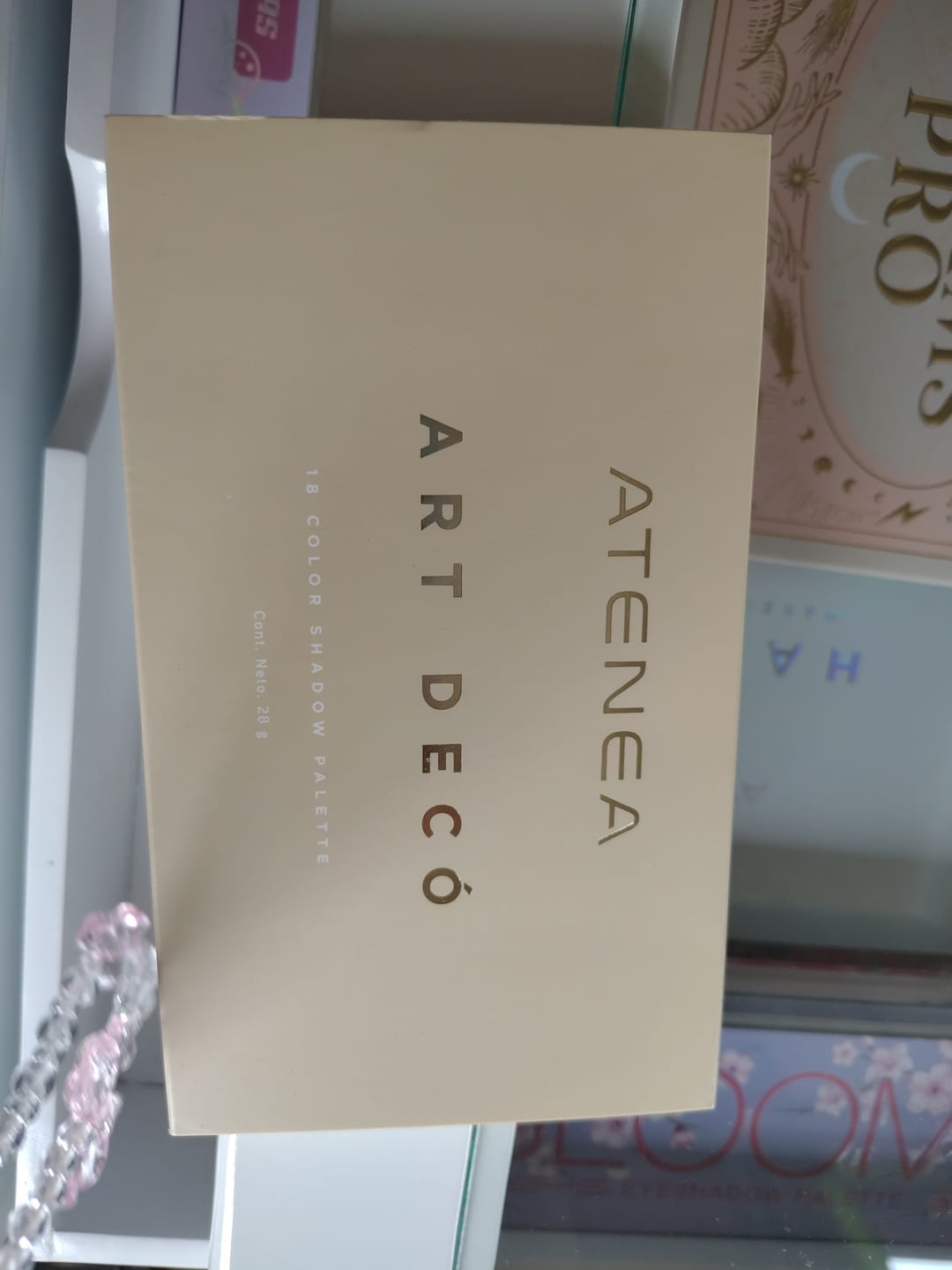 Customer photo review of PALETA DE SOMBRAS 18 TONOS ART DECO