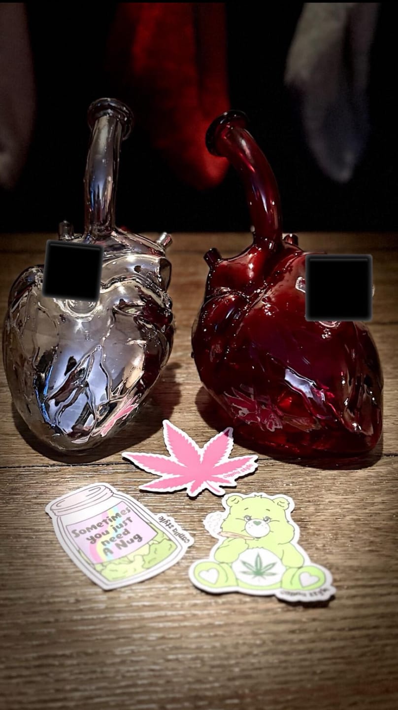 Customer photo review of GUNMETAL ANATOMICAL HEART BONG