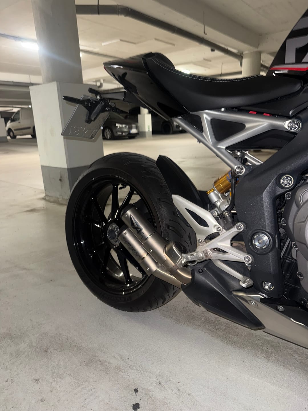 Customer photo review of Austin Racing GP1RS Mini Pair | Slip-On | dB-Konform | passend für Triumph Speed Triple 1200 - Modelle (2021-2024)