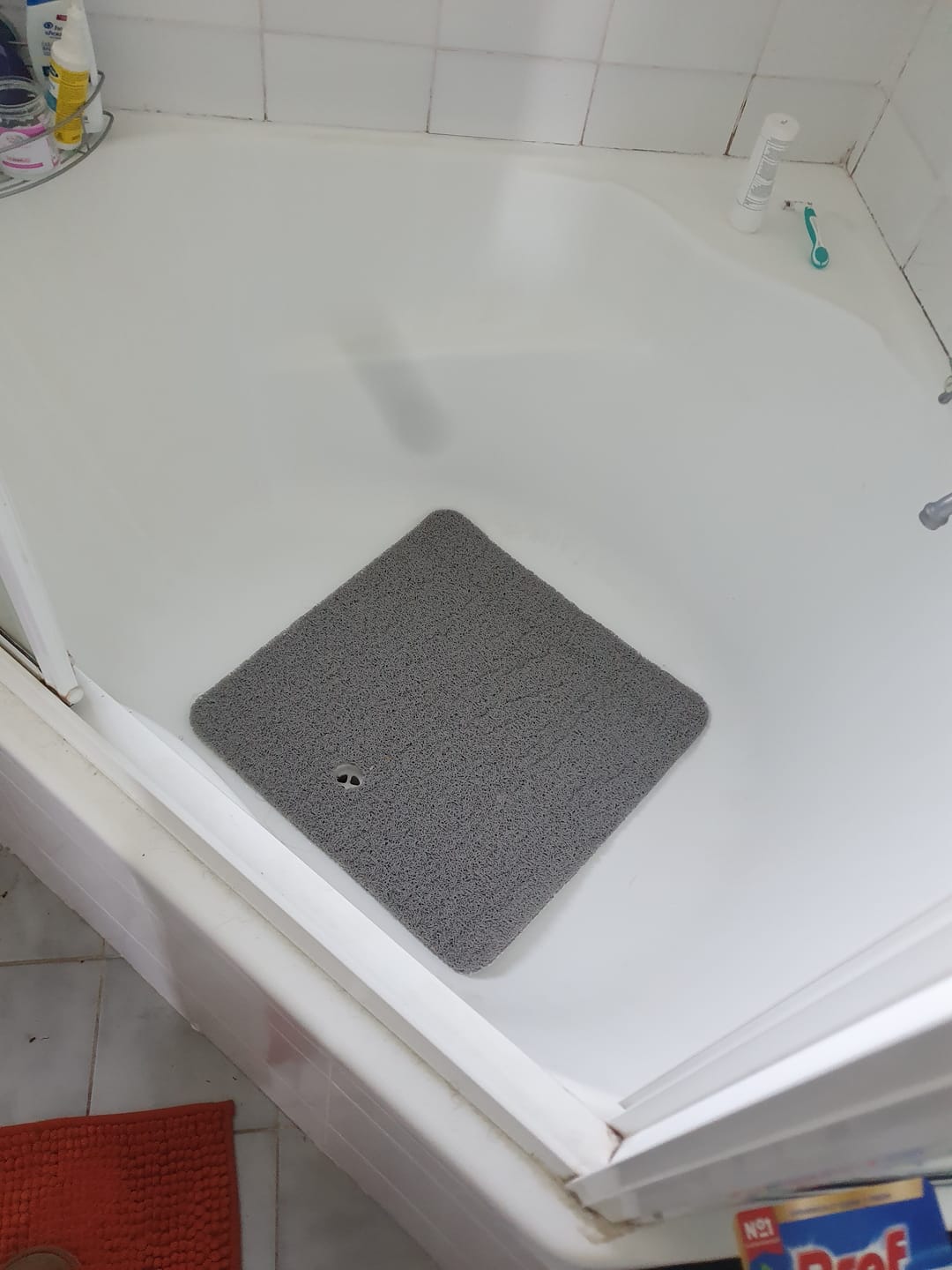 Customer photo review of White Magic Non-Slip Shower Mat Square