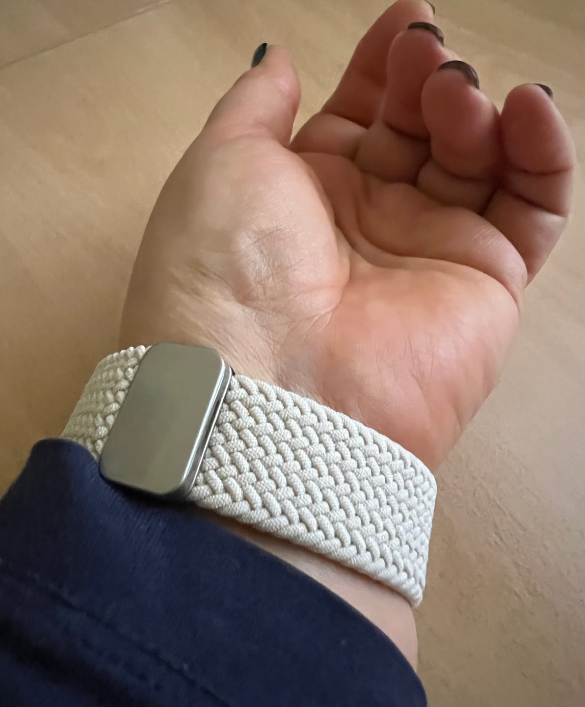 Customer photo review of arktisband Apple Watch Magnetarmband "Neo"