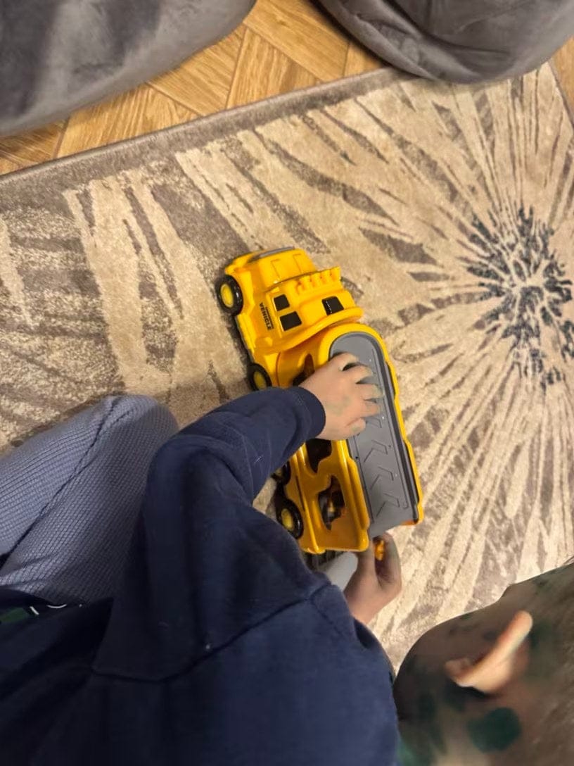 Customer photo review of Spielzeug LKW mit Licht und Sound | Transporter Set 4 Mini Autos Kinder