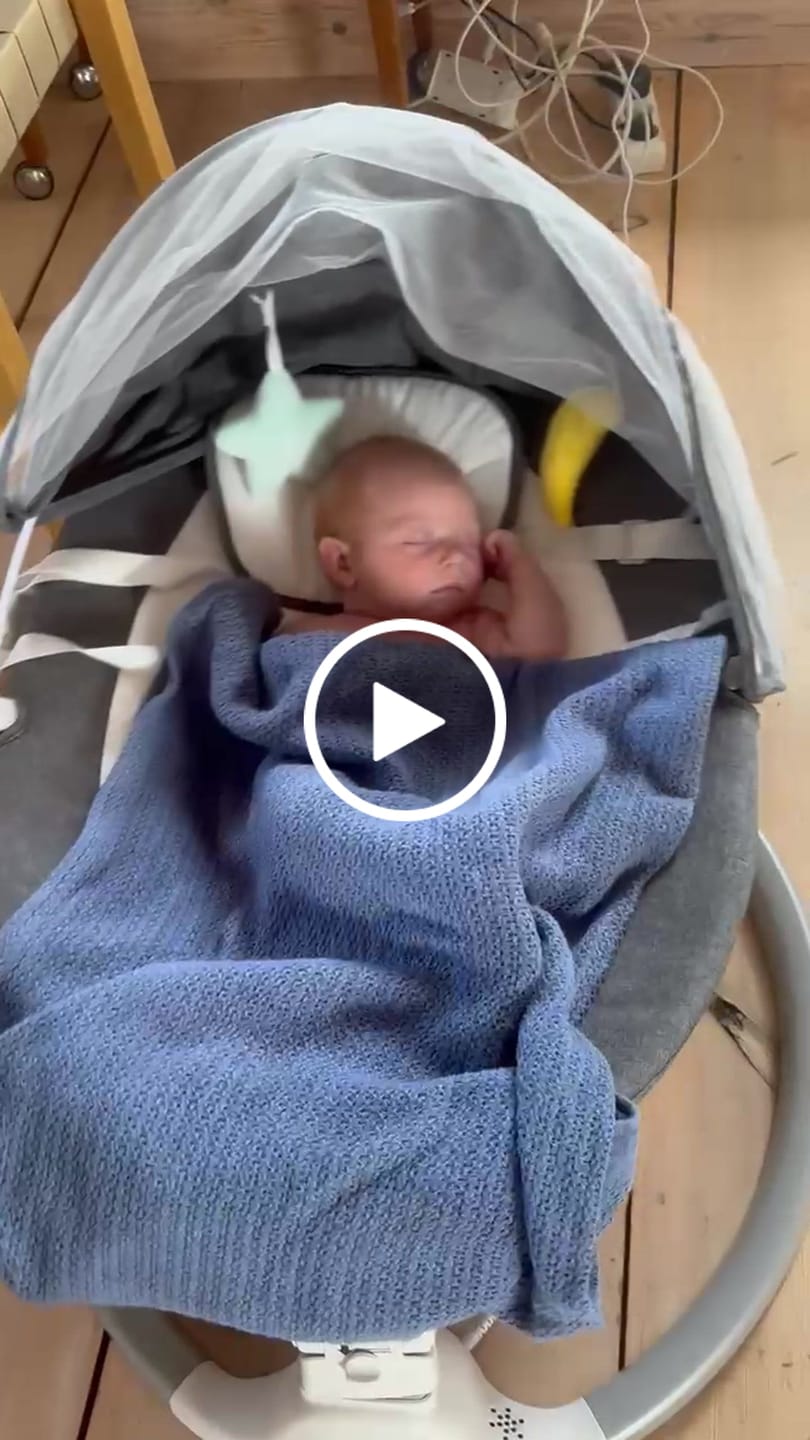 Customer video review of Babygunga Elektrisk med Myggnät & LED Display by LV