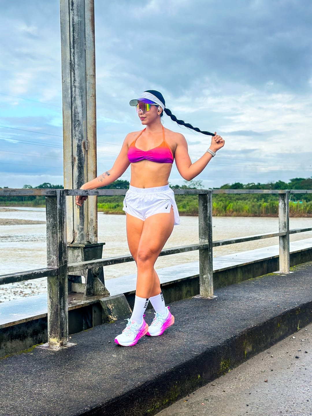 Customer photo review of Asics Novablast 5 Sunny Sizzle Mujer Sky Digital Sakura