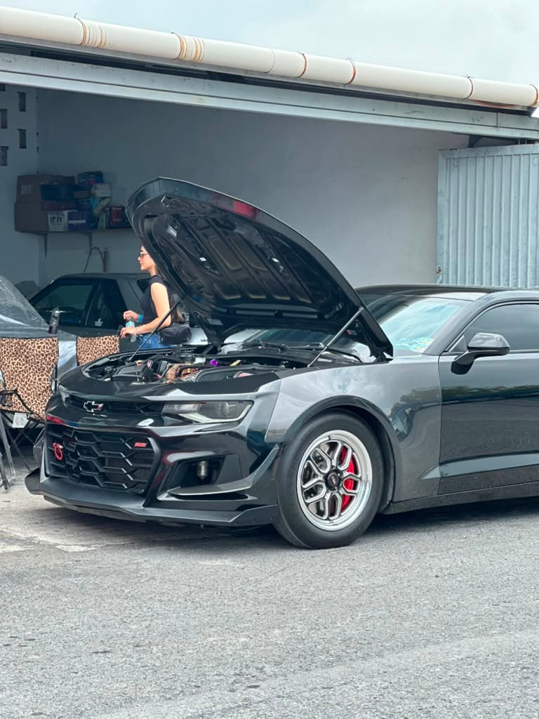 Customer photo review of 2016-2025 Chevy Camaro ZL1 SS RS LT Front Windshield Cowl Gloss Carbon Fiber
