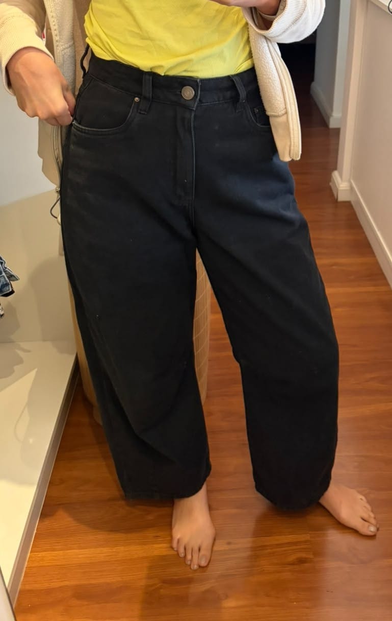 Customer photo review of Calça Jeans Balloon Baobá Preta