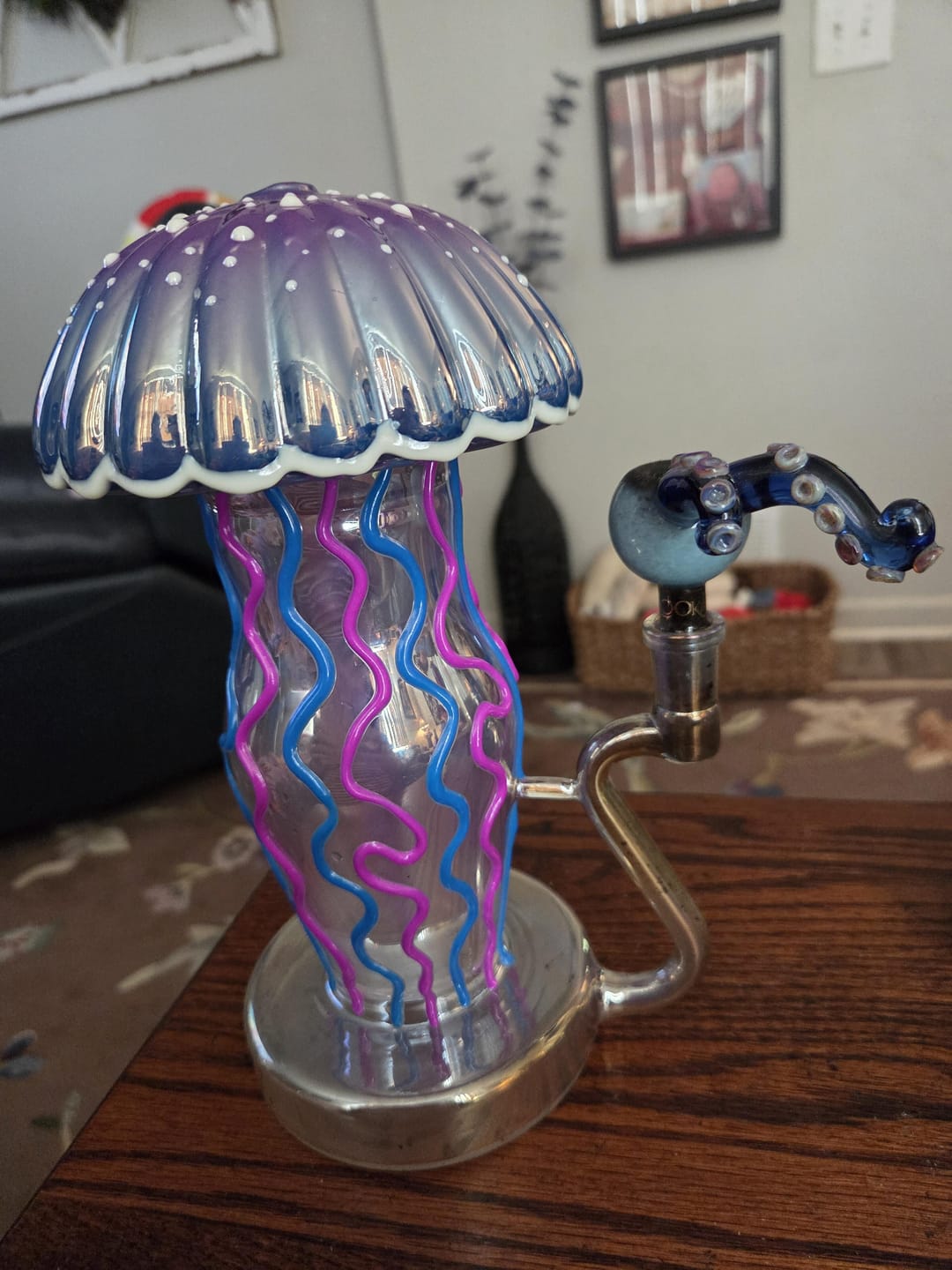 Customer photo review of IRIDESCENT JELLYFISH BONG