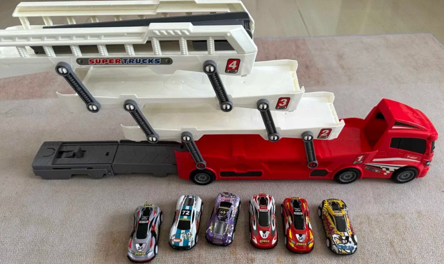 Customer photo review of LoadRacer Spielzeug Autotransporter | 6 Mini Autos Rennbahn LKW Lernspielzeug