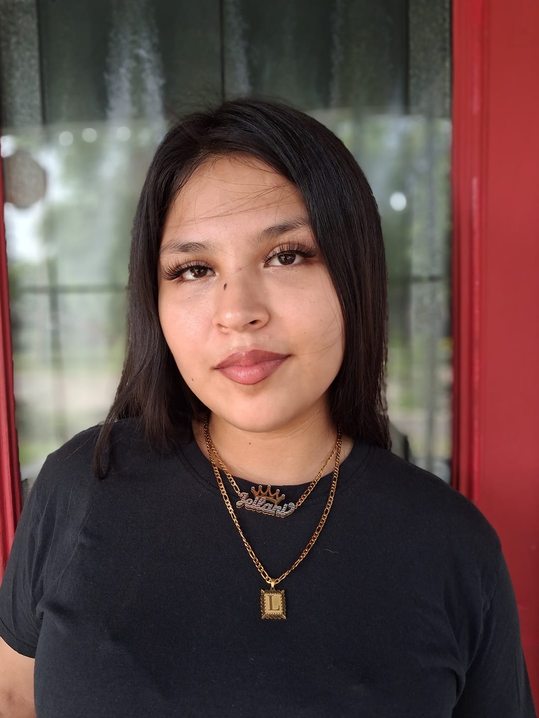 Customer photo review of Kids Double Plated Crown Name Necklace w/ Figaro Chain