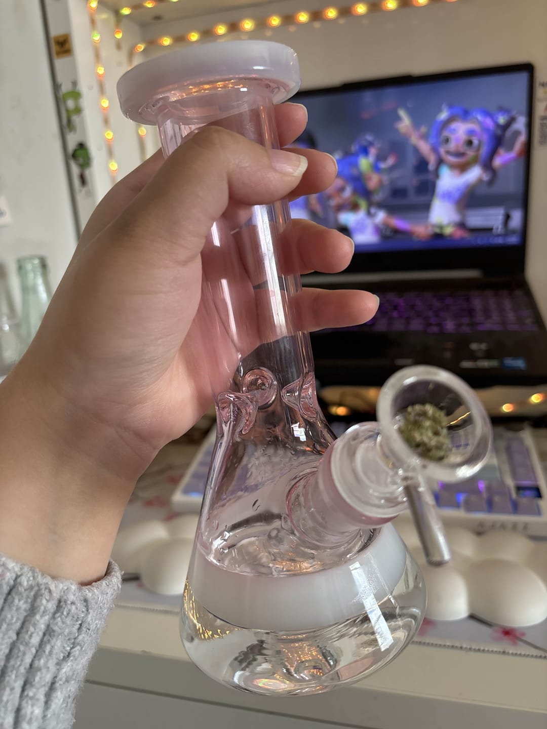 Customer photo review of CLASSY BEAKER BONG 8"