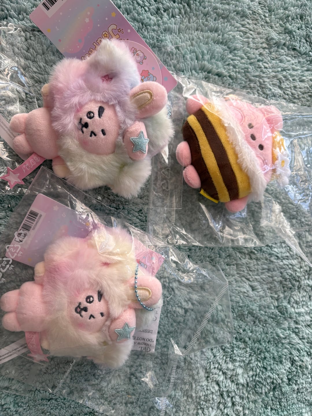Customer photo review of BT21 - MININI HONEYBEE PLUSH TAPE MEASURE KEYRING
