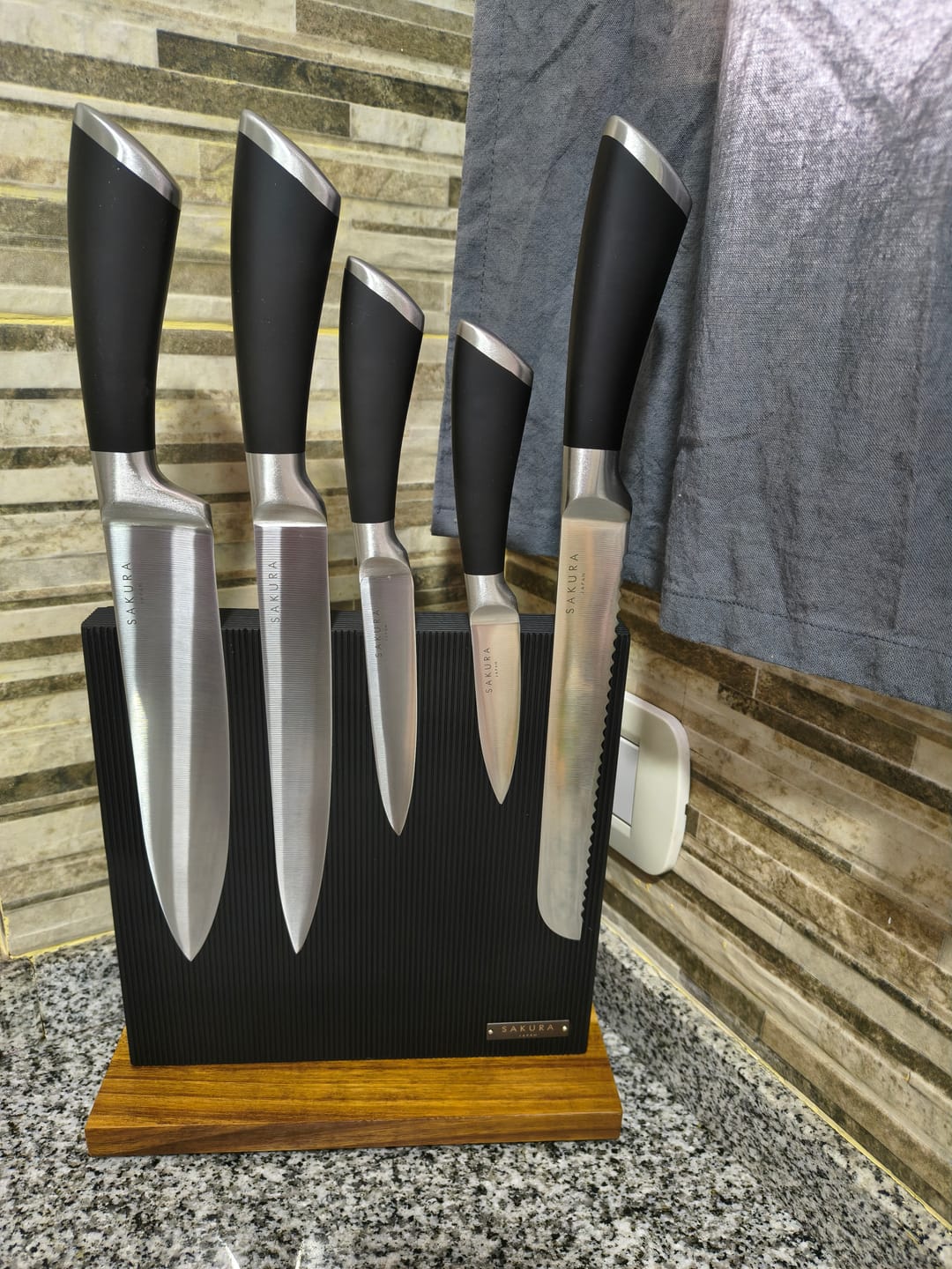 Customer photo review of Taco De Cuchillos Magnético Sakura Edge Collection - 6 Piezas