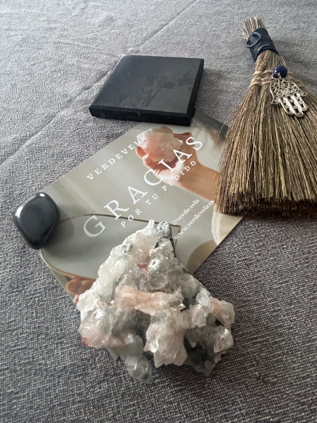Customer photo review of Apofilita | Espiritualidad e intuición