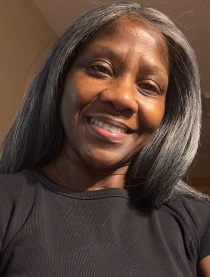 Customer photo review of Luvwin Salt & Pepper Gray Beginner Friendly Glueless Straight Wig 100% Human Hair