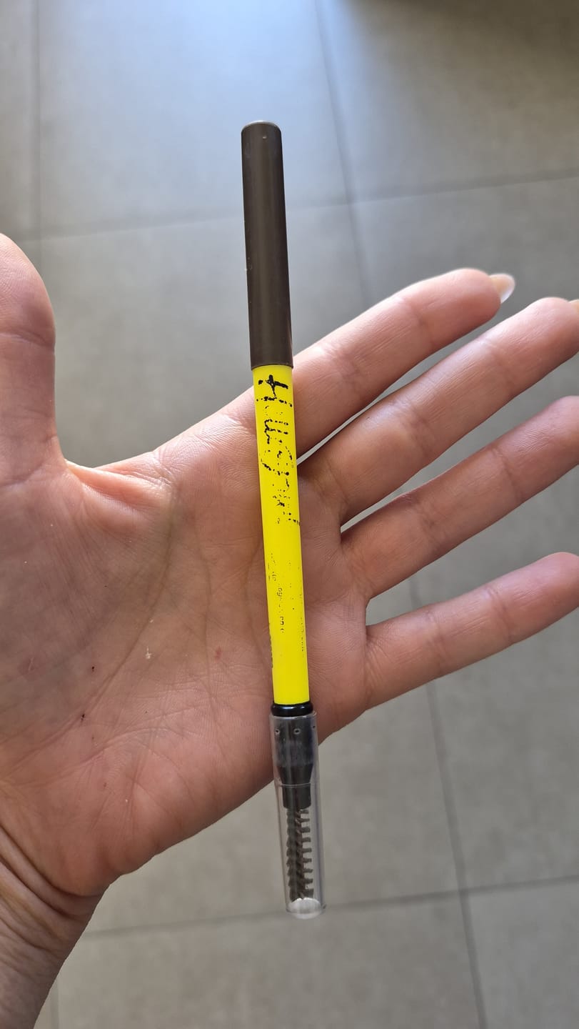 Customer photo review of Lapiseira para Sobrancelhas Hello Brow