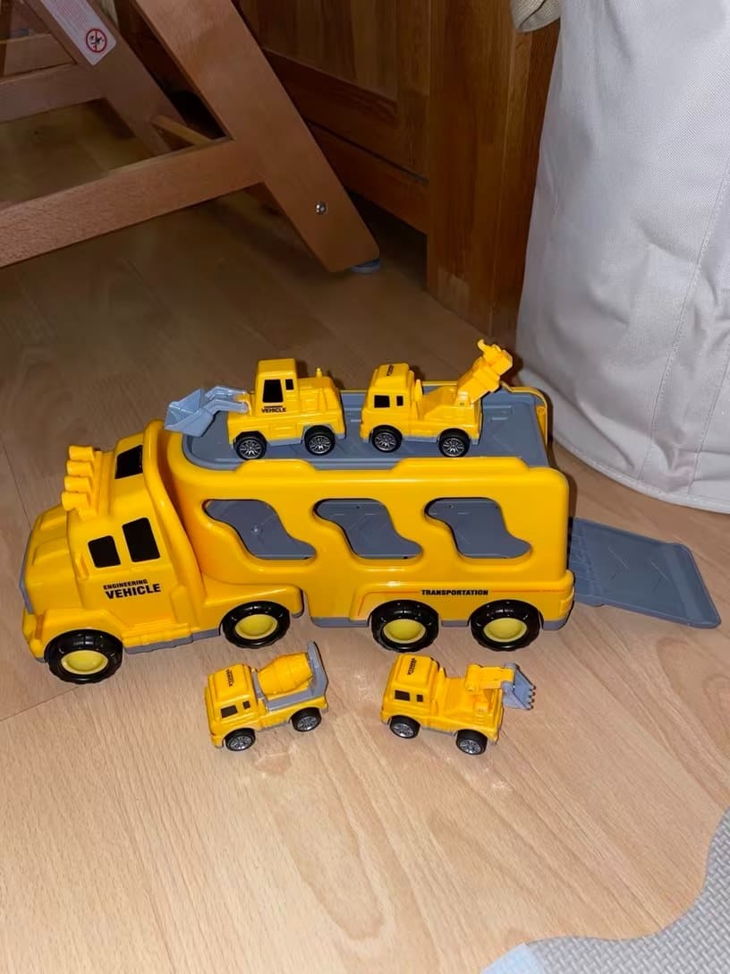 Customer photo review of Spielzeug LKW mit Licht und Sound | Transporter Set 4 Mini Autos Kinder
