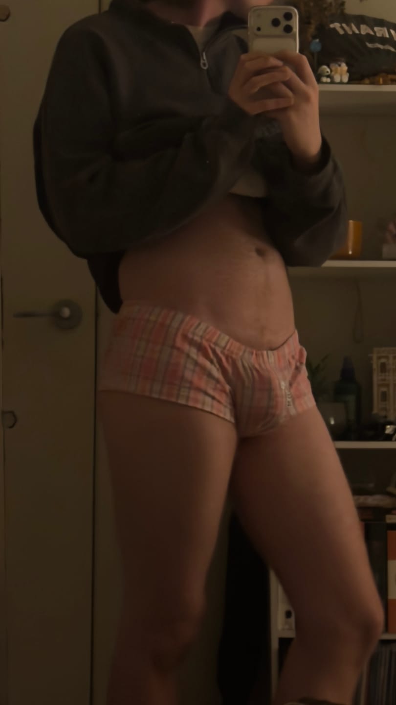 Customer photo review of Mens Plaid Front Pouch Boxer Shorts