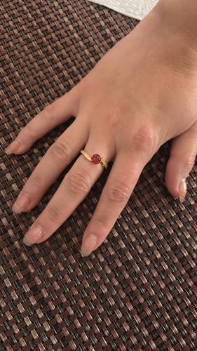 Customer photo review of ANILLO PANDORA PRINCESA DISNEY BELLA Y LA BESTIA ROSA ENCANTADA ORO 14K